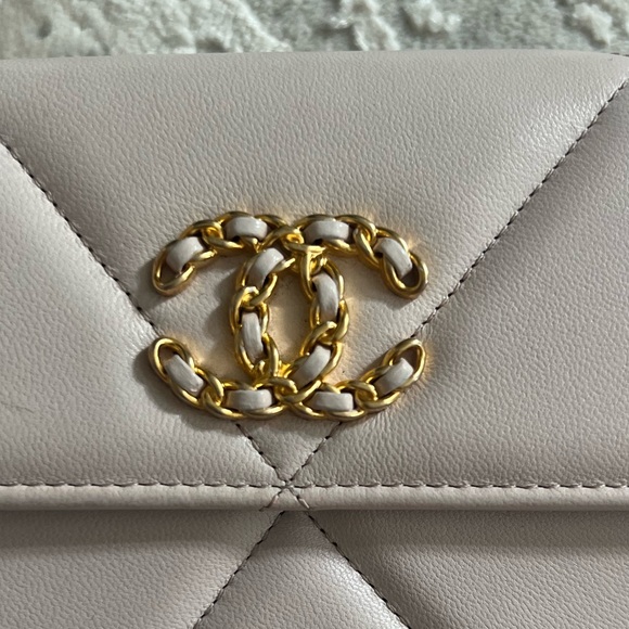 💯  Authentic CHANEL long wallet - Picture 12 of 14